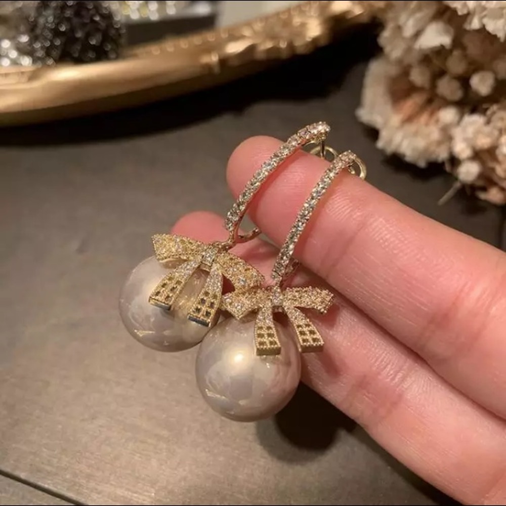 New! Beautiful Big Pearl Bow Earrings